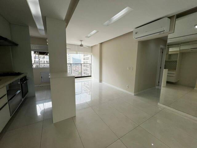 #13 - Apartamento para Venda em Santos - SP