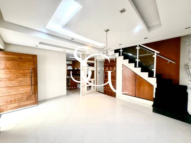 #43 - Casa para Venda em Santos - SP