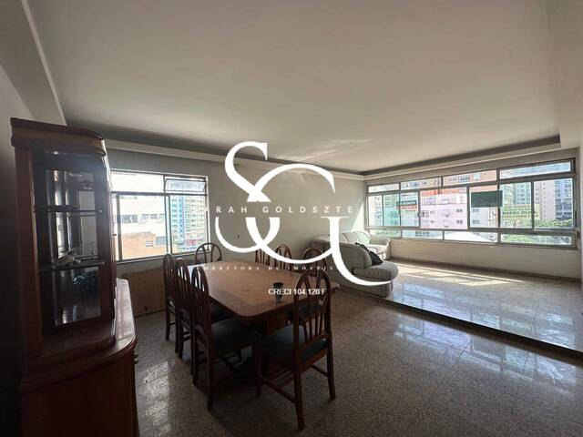 #100 - Apartamento para Venda em Santos - SP